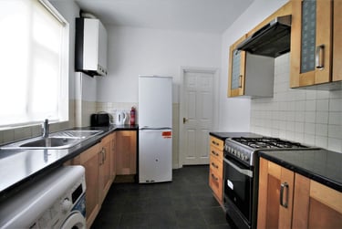 3 bed flat, Tavistock Road, Jesmond, Newcastle, NE23HY - Image 3